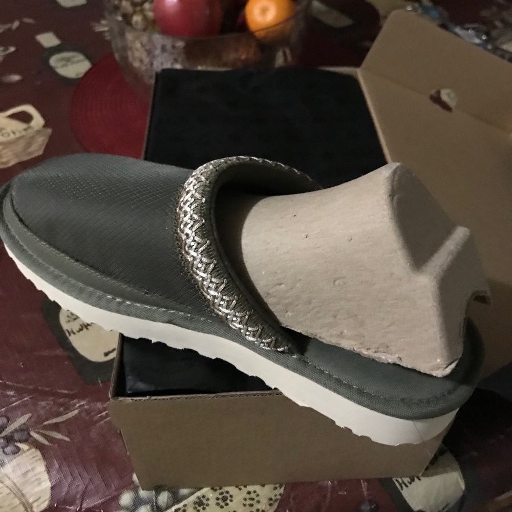 Shoes - Picture 7 of 10